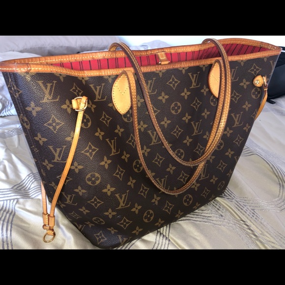 Louis Vuitton Handbags - Louis Vuitton Neverfull MM